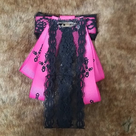 Handmade pink and black bow tie - Picture 4 of 4